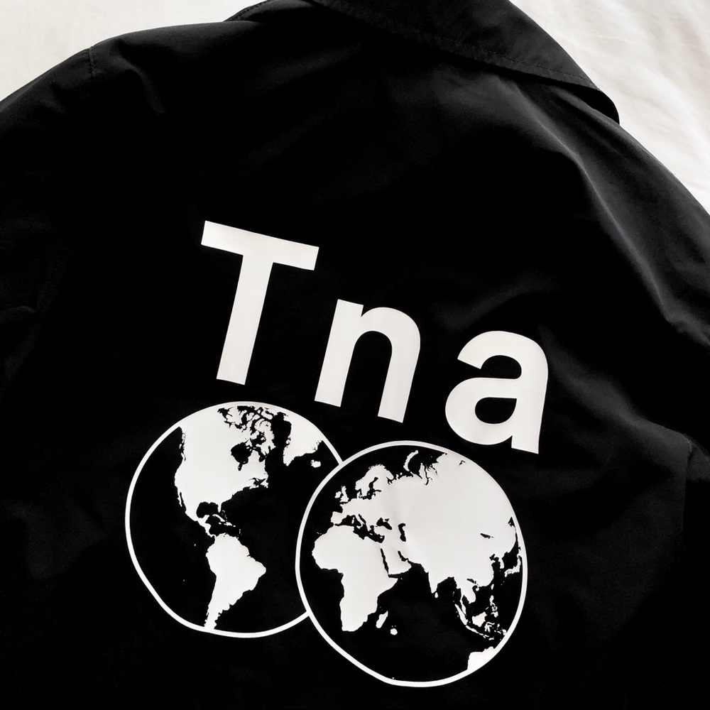 Aritzia TNA Windbreaker Jacket